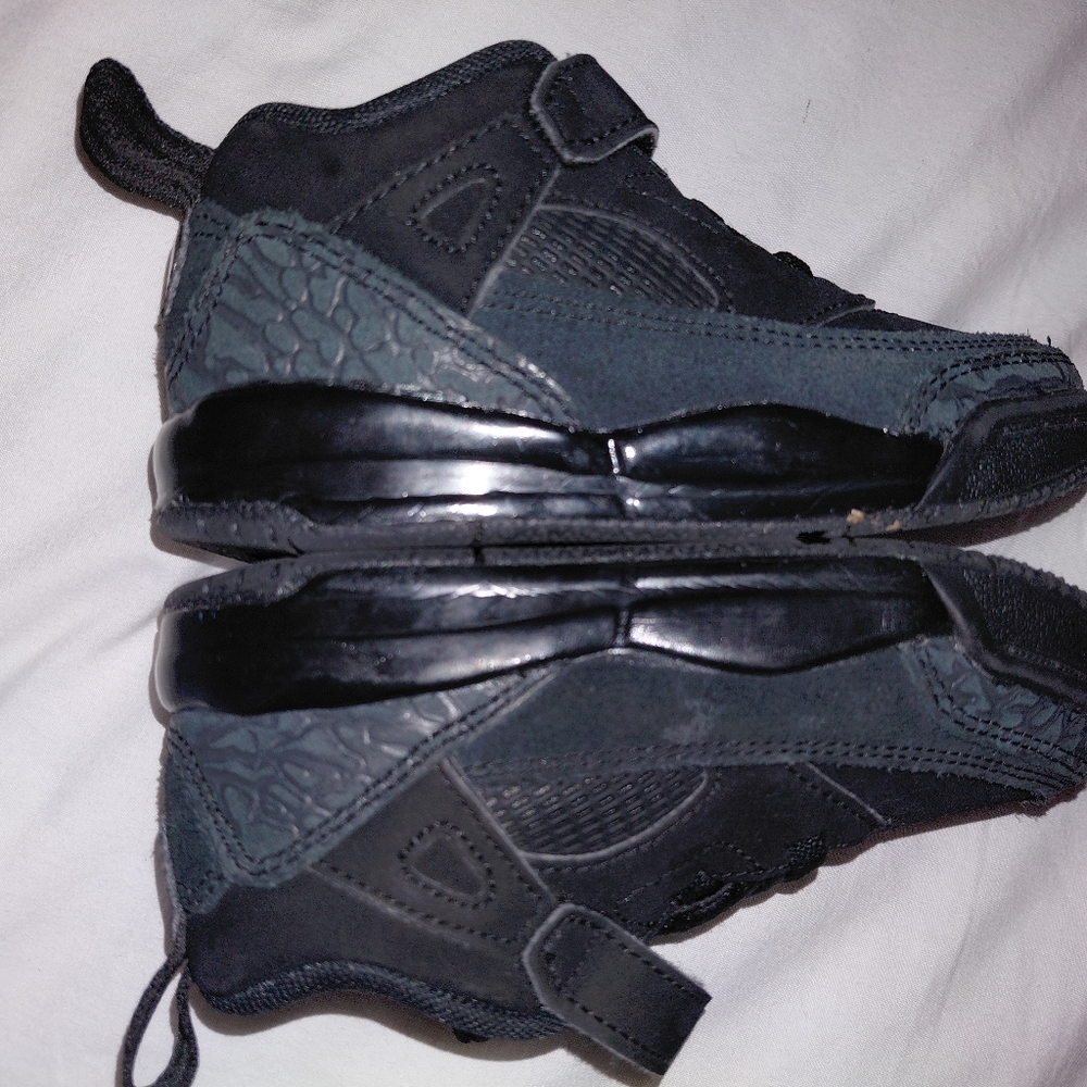 Jordan Kids Shoes - Picture 5 of 7